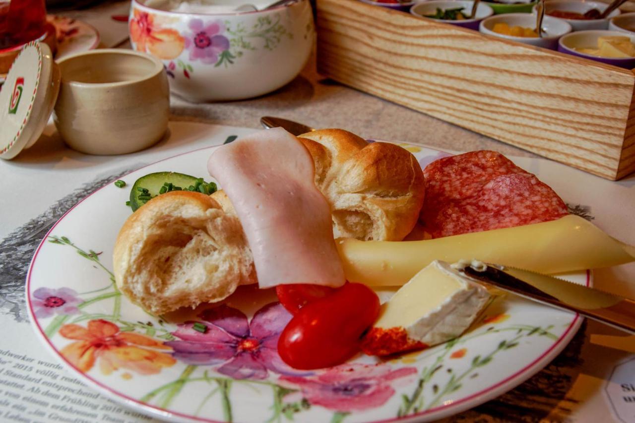 Waldruhe - Bett, Fruehstueck & Ein Laecheln Bed & Breakfast Bad Aussee Bagian luar foto